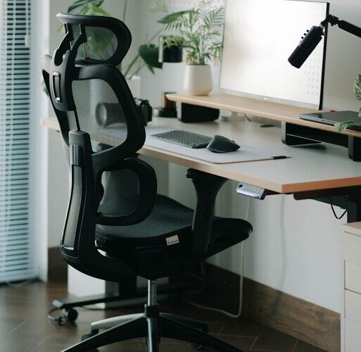 How to Create a Productive and Comfortable Home Office Environment