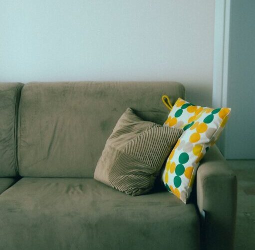 How to Create a Cosy and Inviting Living Room on a Budget